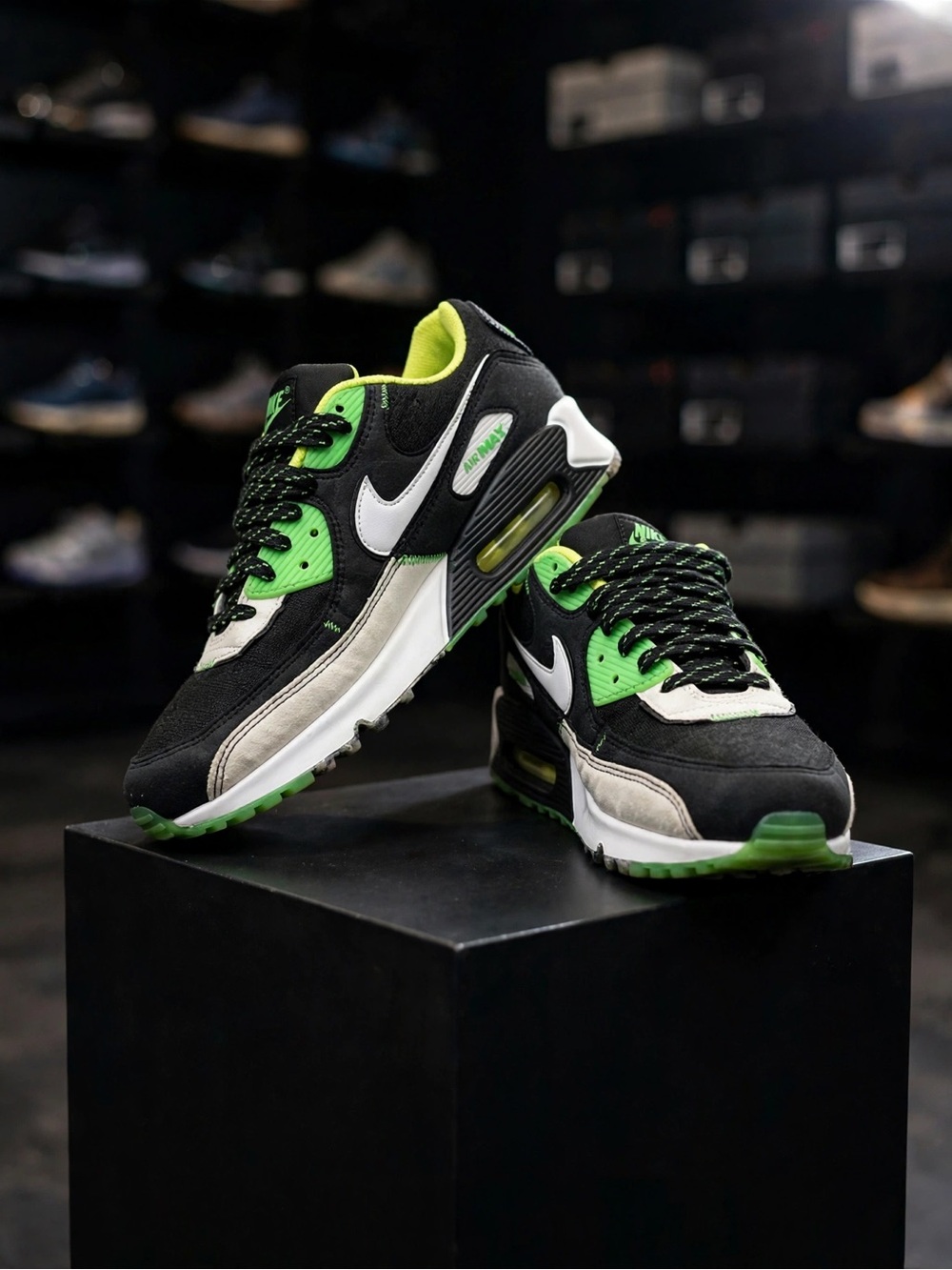 Nike Air Max 90 'Exeter Edition' (2020) - Picture 3 of 5